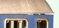 Spalt zwischen Dach und Wagenkasten, wie er bei vielen ADE Wagen zu sehen ist